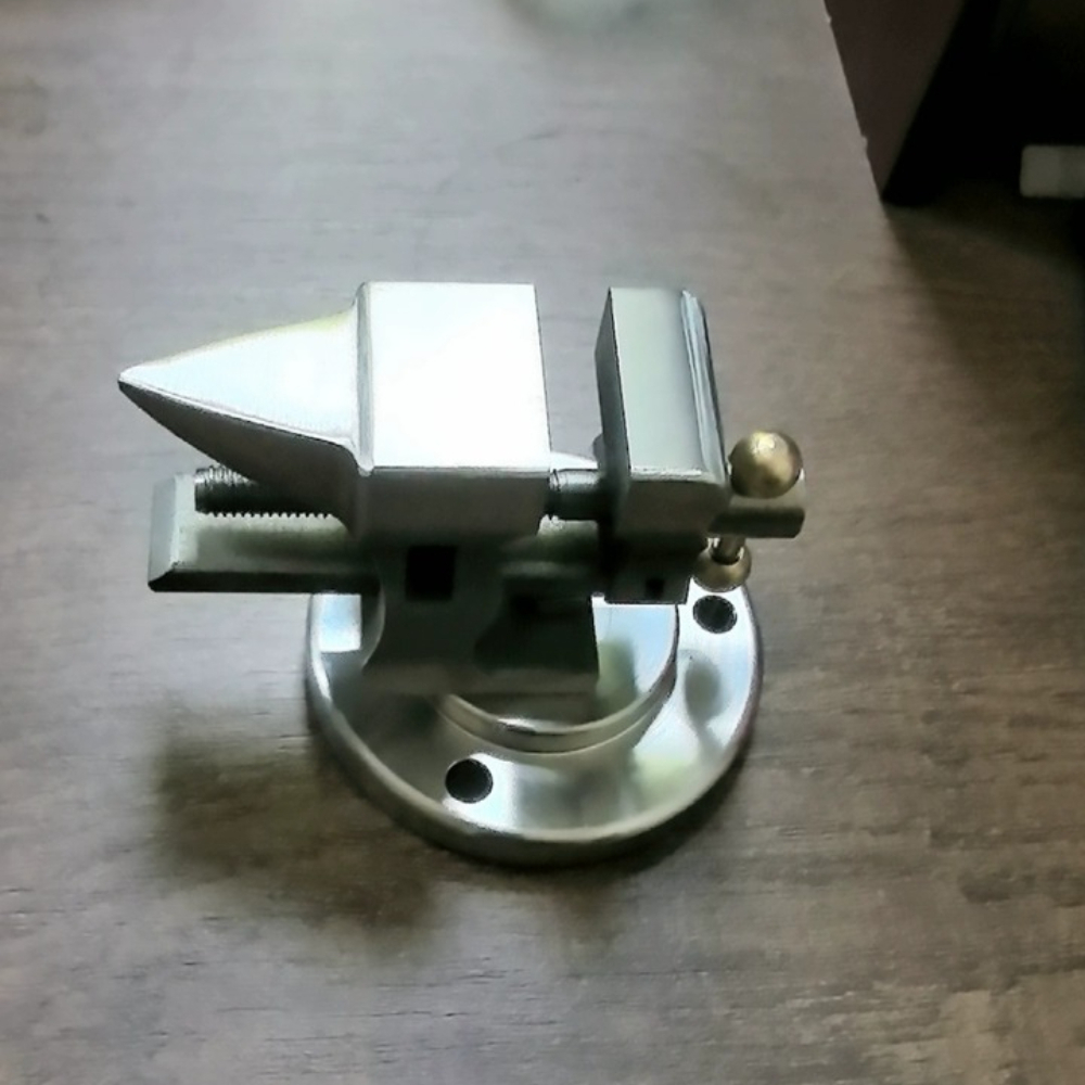 ที่หนีบโต๊ะแบบปรับได้ขนาดเล็ก  - Bench Vise Swivel บทวิจารณ์และราคา